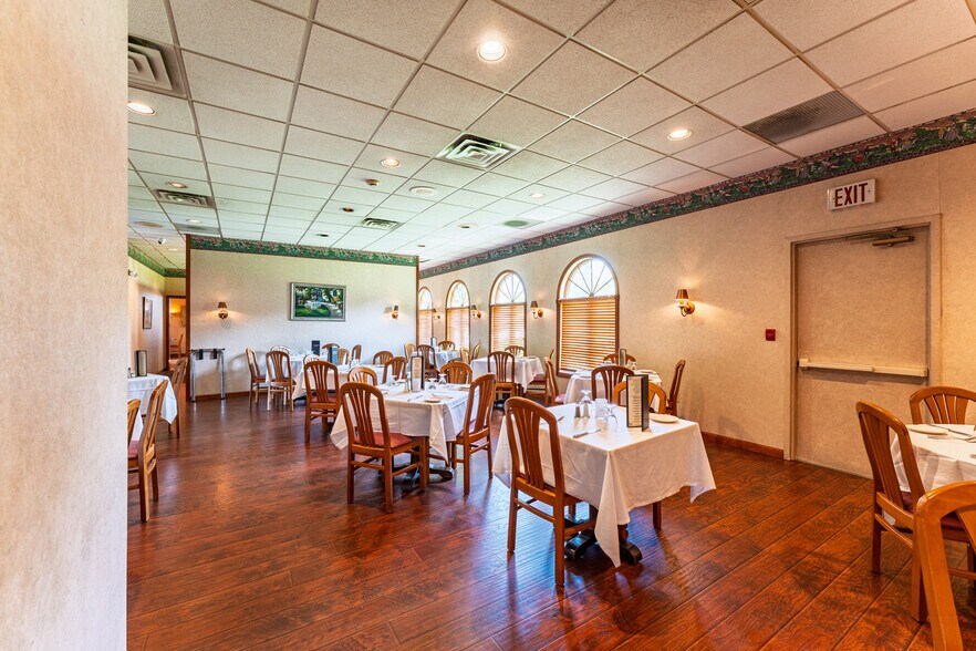 More Photos Of 400 S Center Ave, New Stanton Restaurant For Sale