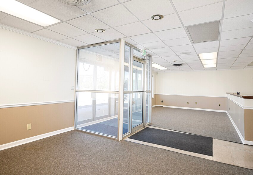 More Photos Of 6412-6418 Frankford Ave, Baltimore Warehouse For Lease