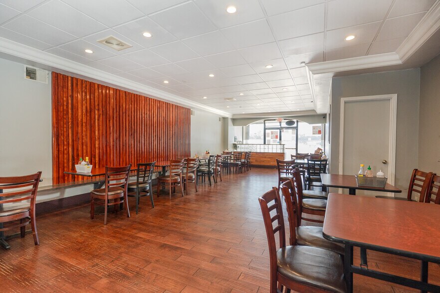 More Photos Of 328 7th St, Oakland Storefront Retail Office For Lease