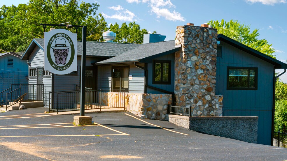 More Photos Of 2079 State Road Y, Linn Creek Restaurant For Sale