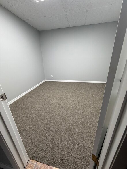 More Photos Of 555 Parque Dr, Ormond Beach Coworking Space