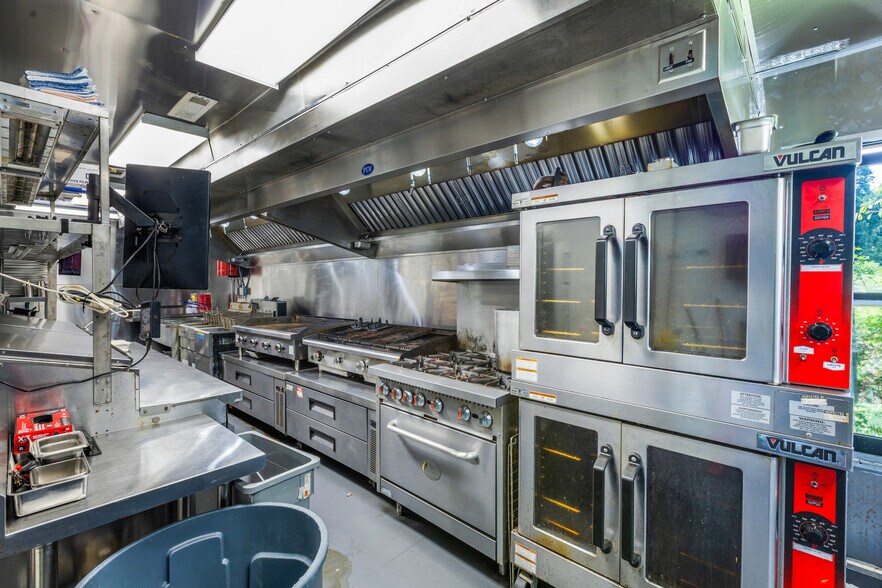 More Photos Of 851 Highway 441 S, Clayton Freestanding For Sale