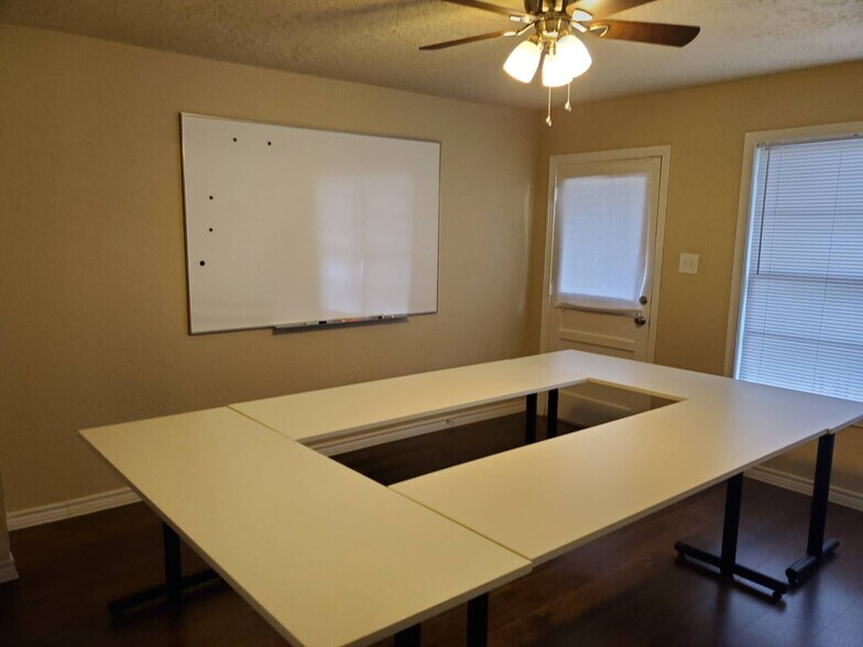 More Photos Of 5605 George Bush Dr, Katy Medical For Lease