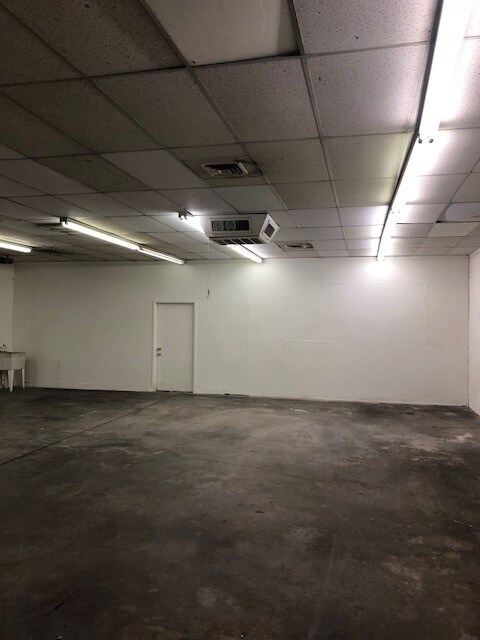 More Photos Of 3137 W Virginia Ave, Phoenix Warehouse For Lease
