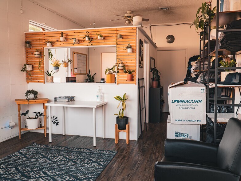 More Photos Of 1203 12th St, Hood River Showroom For Sale