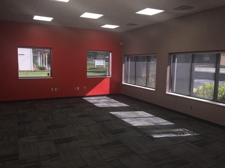 More Photos Of 30 Kinsey Rd, Xenia Light Distribution For Lease