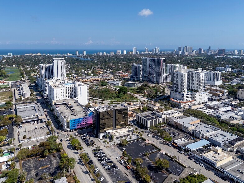 More Photos Of 1909 Tyler St, Hollywood Office For Lease