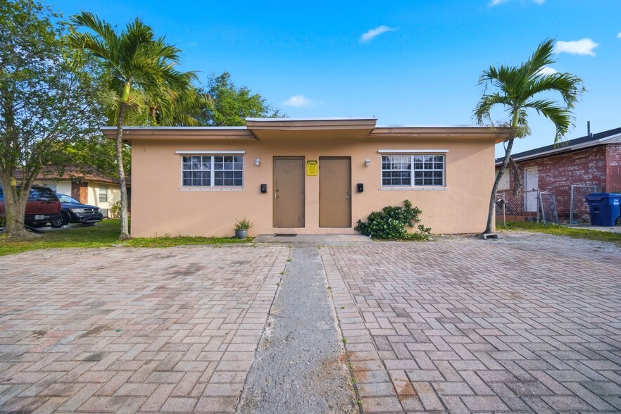 Primary Photo Of 823-825 NW 9th St, Hallandale Beach Apartments For Sale