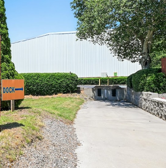More Photos Of 4255 Trotters Way, Alpharetta Distribution For Lease