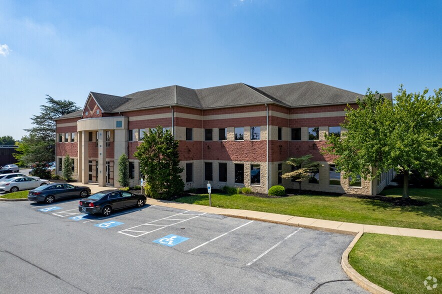 More Photos Of 201 Granite Run Dr, Lancaster Office For Lease