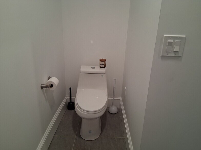 More Photos Of 117 Water St, Stonington Apartments For Sale