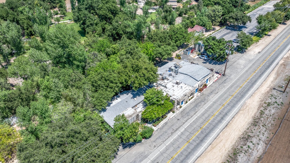 More Photos Of 12625 Sierra Hwy, Santa Clarita Restaurant For Sale