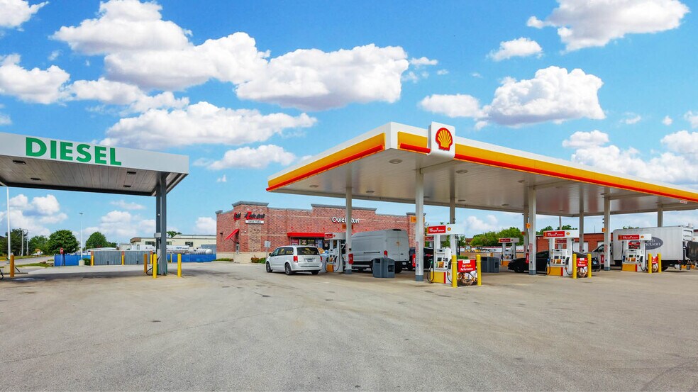 Primary Photo Of 1048 S Milwaukee Ave, Wheeling Service Station For Sale