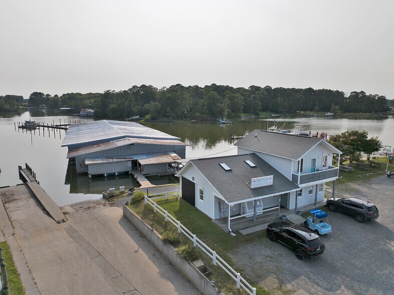 More Photos Of 989 Smith Point Rd, Reedville Marina For Sale