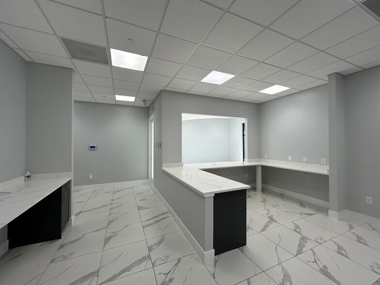 More Photos Of 22904 Lyden Dr, Estero Medical For Lease