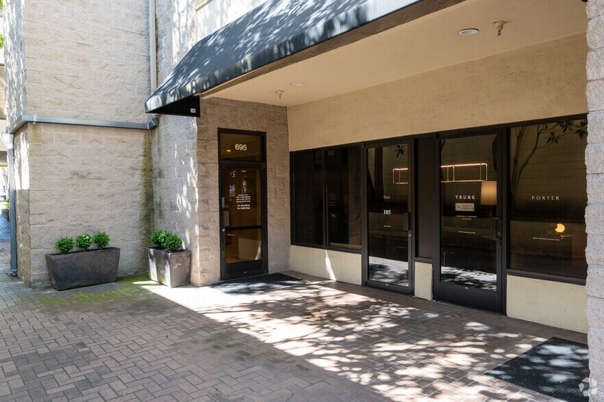More Photos Of 695 Oak Grove Ave, Menlo Park Medical For Sale