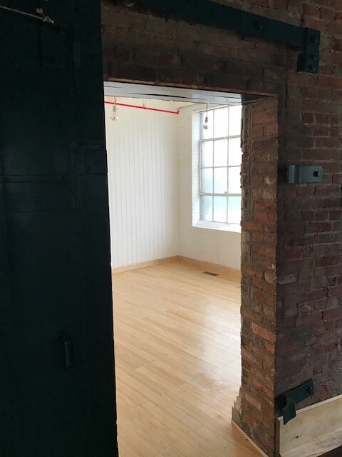 More Photos Of 686-688 Pennsylvania Ave, Hagerstown Flex For Sale