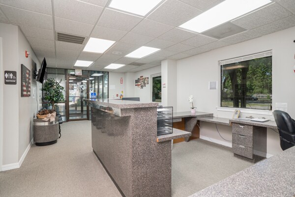 More Photos Of 2411-2413 Executive Plaza Rd, Pensacola Medical For Lease