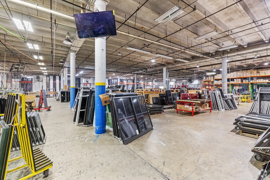 More Photos Of 3320-3350 W 17th Ct, Hialeah Manufacturing For Lease