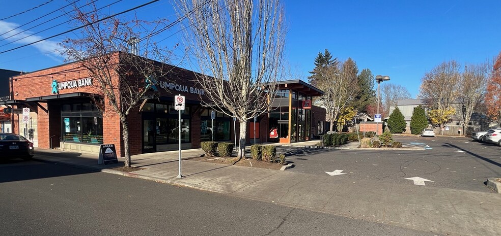 More Photos Of 3557 SE Hawthorne Blvd, Portland Freestanding For Lease