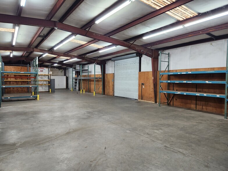 More Photos Of 1595 Commercial Ct, Jonesboro Warehouse For Sale