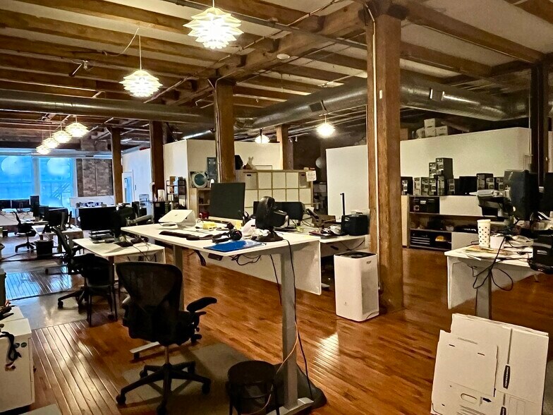 More Photos Of 415 N Sangamon St, Chicago Loft Creative Space For Lease