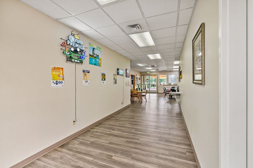 More Photos Of 31 Ray Rd, Sunnyside Sports And Entertainment For Sale