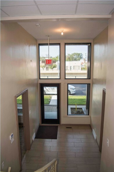 More Photos Of 18040 James Couzens Fwy, Detroit Office For Lease