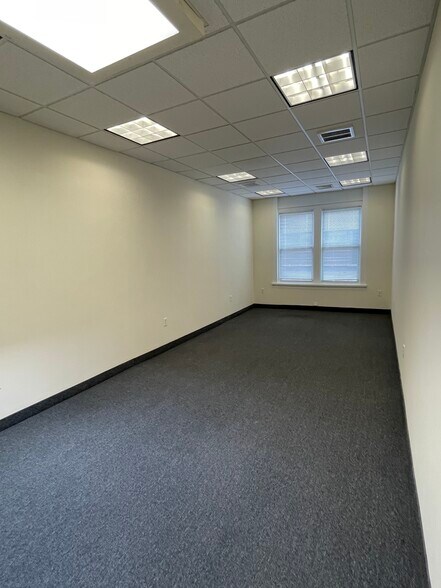 More Photos Of 238 Main St, Hackensack Storefront Retail Office For Lease