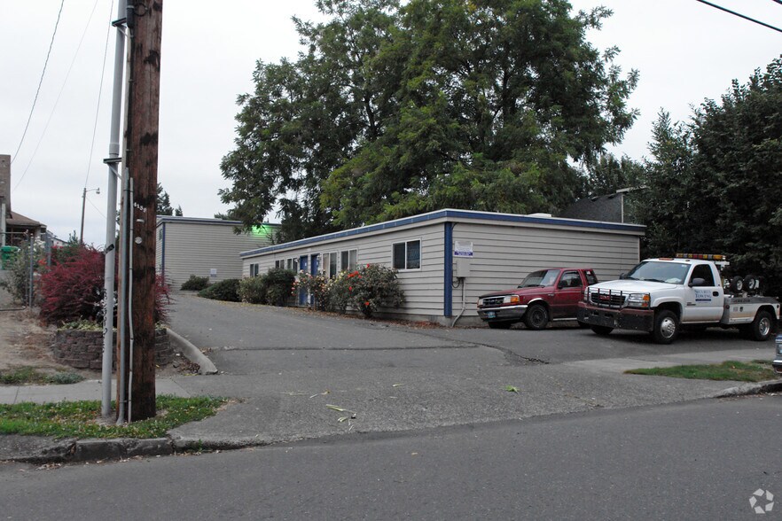 More Photos Of 4147-4153 SE 37th Ave, Portland Apartments For Sale