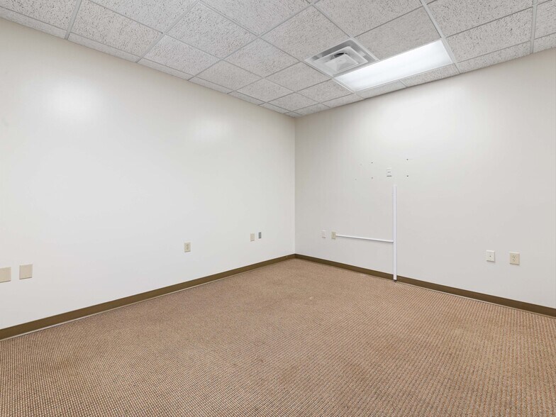 More Photos Of 86 Asheland Ave, Asheville Medical For Lease