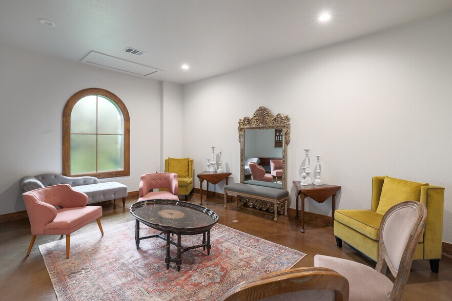 More Photos Of 2550 Bell Springs Rd, Dripping Springs Lodge Meeting Hall For Sale