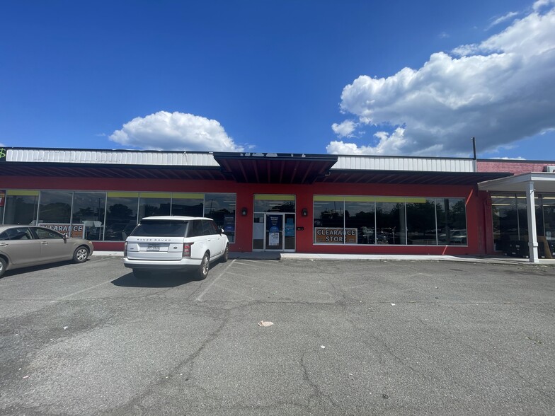 Primary Photo Of 9107-9109 Mathis Ave, Manassas Storefront For Lease