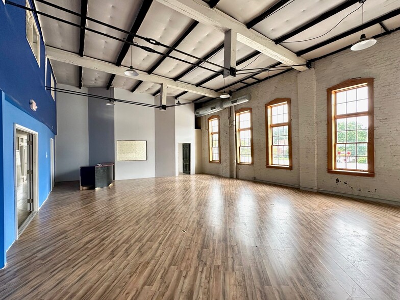 More Photos Of 2727-2731 S Jefferson Ave, Saint Louis Warehouse For Lease