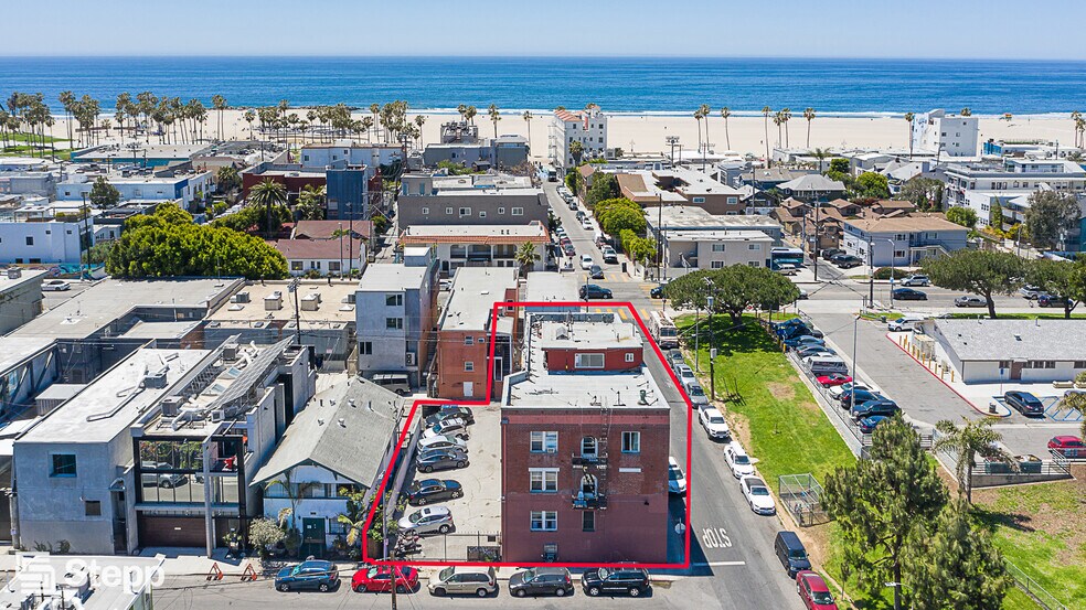 More Photos Of 120 Westminster Ave, Venice Apartments For Sale