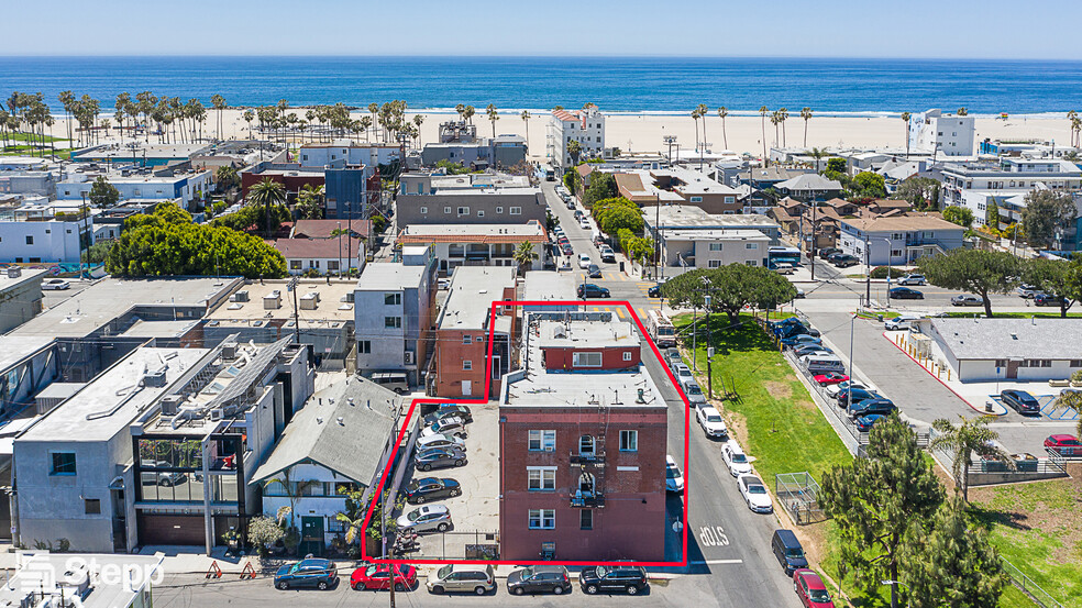 More Photos Of 120 Westminster Ave, Venice Apartments For Sale