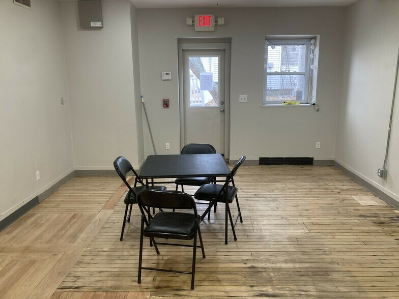 More Photos Of 871 Washington St, Braintree Storefront Retail Office For Lease