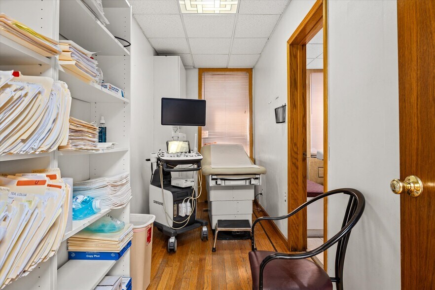 More Photos Of 1120 Brighton Beach Ave, Brooklyn Apartments For Sale