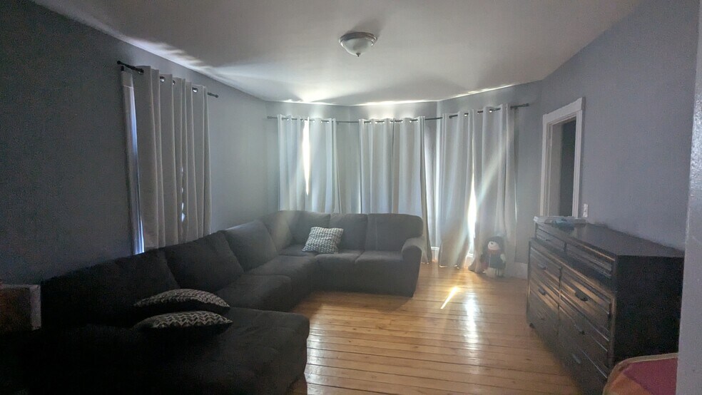 More Photos Of 15-17 Emmett St, Providence Apartments For Sale