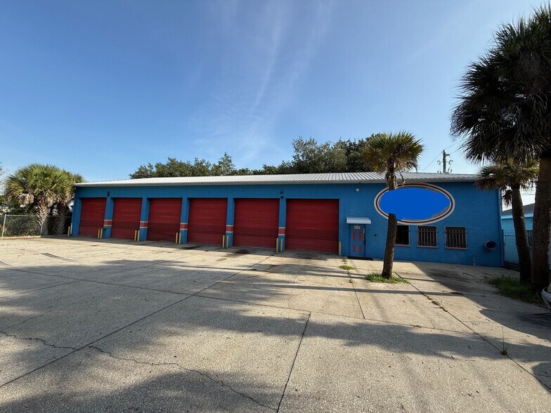 More Photos Of 2156 W King St, Cocoa Service For Lease