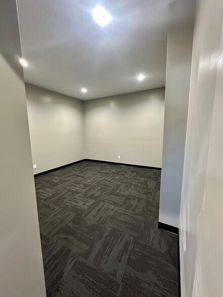 More Photos Of 140 E 22nd St, Fremont Medical For Sale