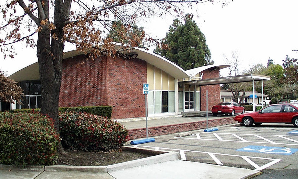 More Photos Of 995-999 E Stanley St, Livermore Medical For Sale