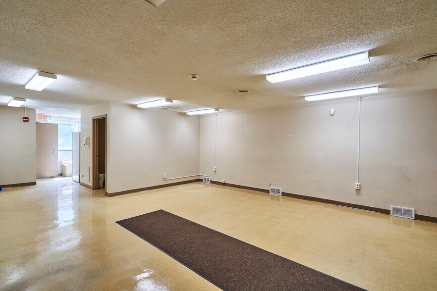 More Photos Of 661 W Market St, Akron Office For Sale