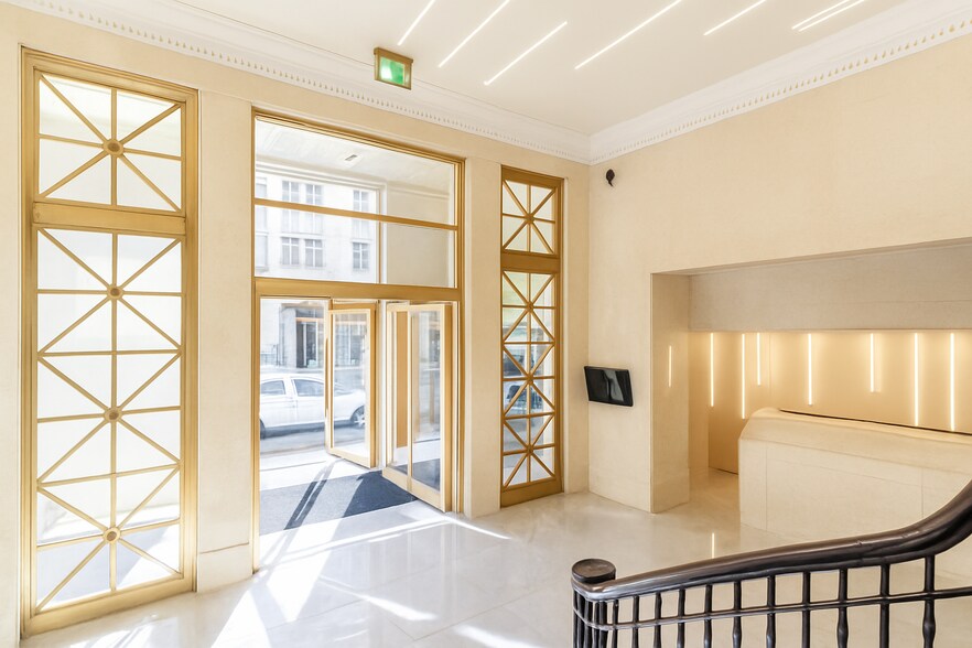 More Photos Of 35 Journal Sq, Jersey City Medical For Lease