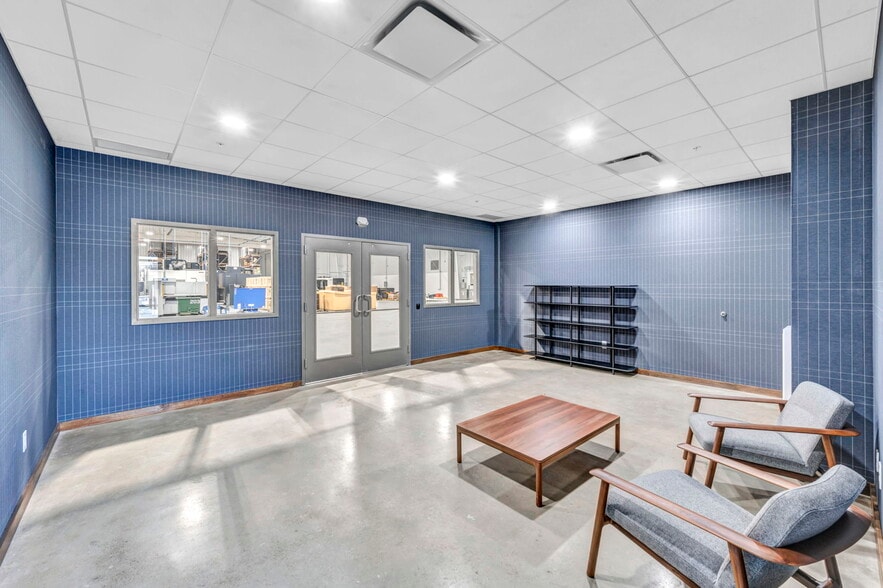 More Photos Of 310 Park Dr, Chardon Warehouse For Sale