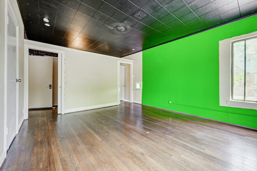 More Photos Of 2601 Prospect St, Houston Medical For Sale