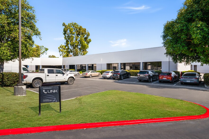 More Photos Of 7643-7667 Garden Grove Blvd, Garden Grove Unknown For Lease