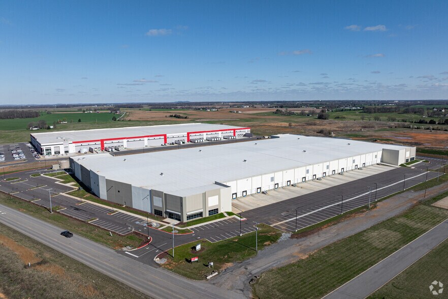 More Photos Of 1211 Vaughn Pky, Portland Distribution For Lease