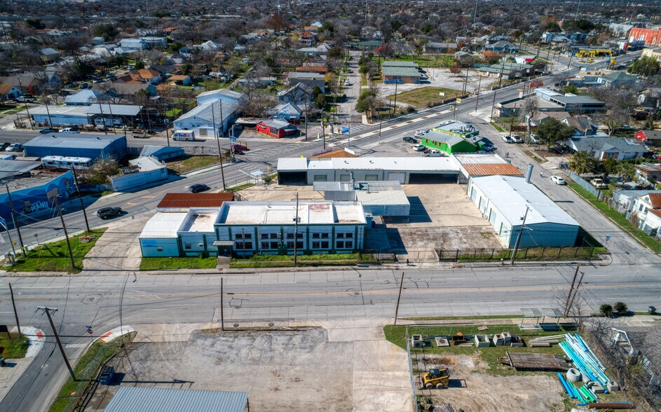 More Photos Of 103 Blanco Rd, San Antonio Auto Repair For Lease