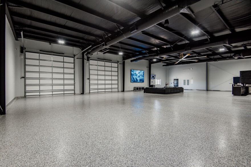 More Photos Of 1551 E World Blvd, Fort Mohave Showroom For Sale